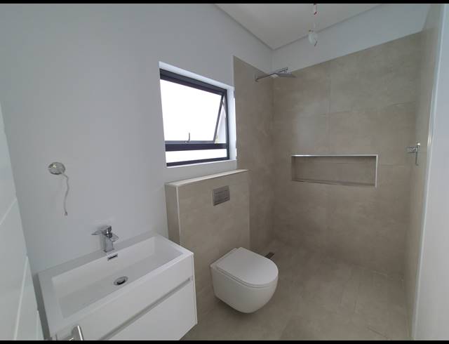4 BEDROOM HOUSE FOR SALE IN SANDOWN